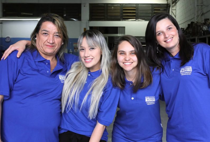 Equipe comercial e Administrativo